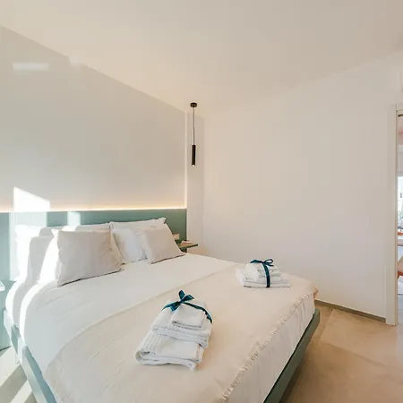 Eleia Domos - Mirea Homes *