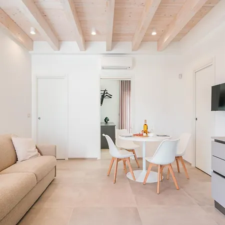 Eleia Domos - Mirea Homes Apartment Monopoli