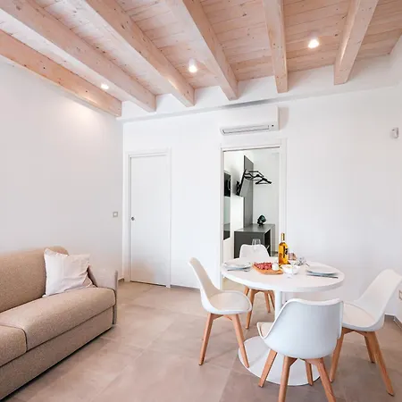 Eleia Domos - Mirea Homes Apartment