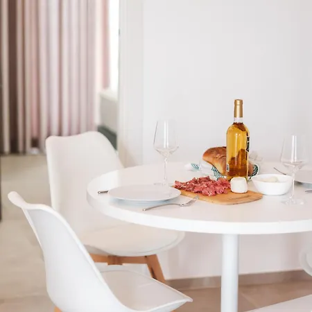 Eleia Domos - Mirea Homes Apartment