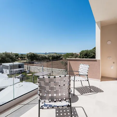 Eleia Domos - Mirea Homes *