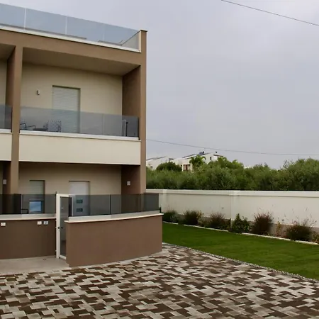 Eleia Domos - Mirea Homes