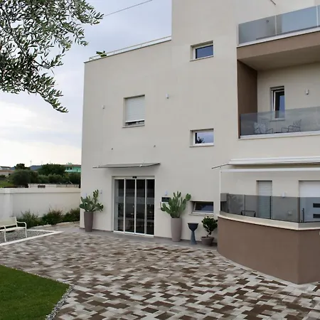 Apartament Eleia Domos - Mirea Homes