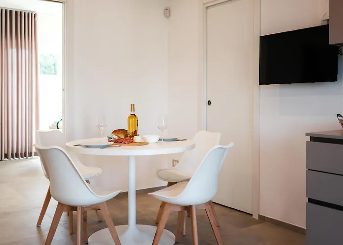 Eleia Domos - Mirea Homes Monopoli